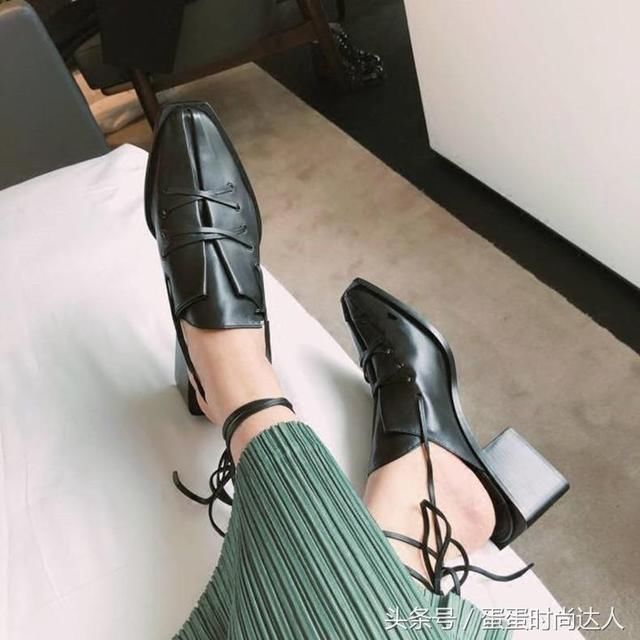 秒变性感尤物，只需要一双高跟鞋