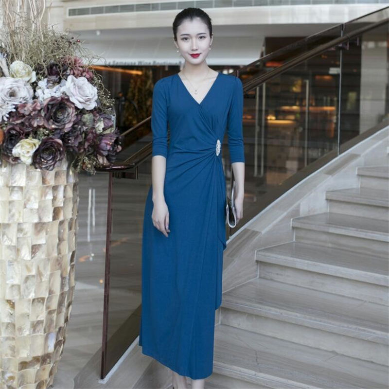 女人再漂亮，也别穿紧身裤，学下面这些女人穿，洋气简直美爆了