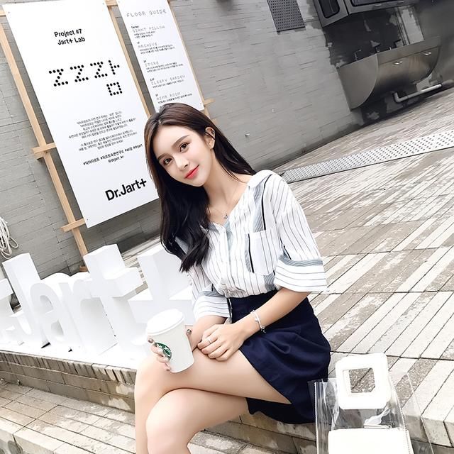 精致女人早就不买连衣裙，时下流行这几款套装，穿上美翻全场~