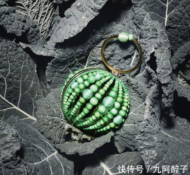  色彩■禁止无趣！谁背谁时髦的串珠包大合集！DIY手工串珠
