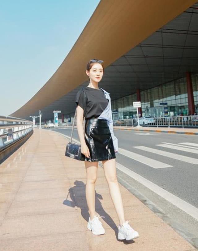  『女生』腿型好的女生，夏季不穿短裙太可惜！3种短裙搭配清爽舒适超迷人