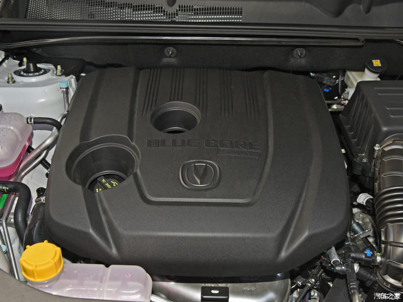  『汽车之家』中保研撞出的两款好车，长安CS75 PLUS对比荣威RX5 MAX