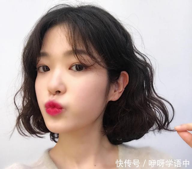  [气质]拒绝发型过于“学生气”，这三款发型随意又高级，女神气质难挡！