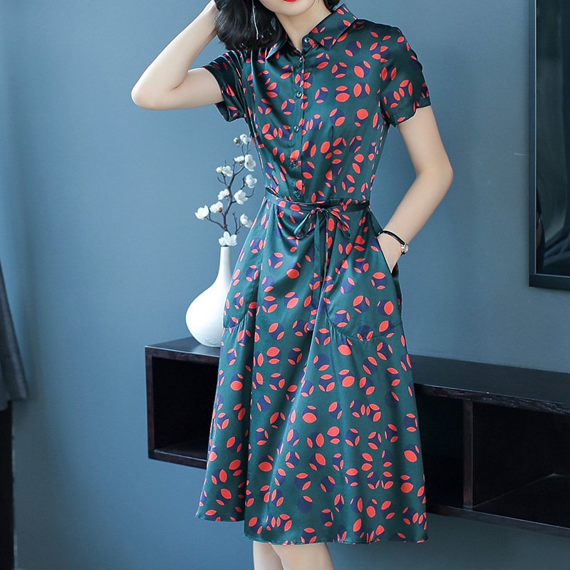 60后的你，若不差钱!多试试这样的减龄装，随便一穿就女人味十足