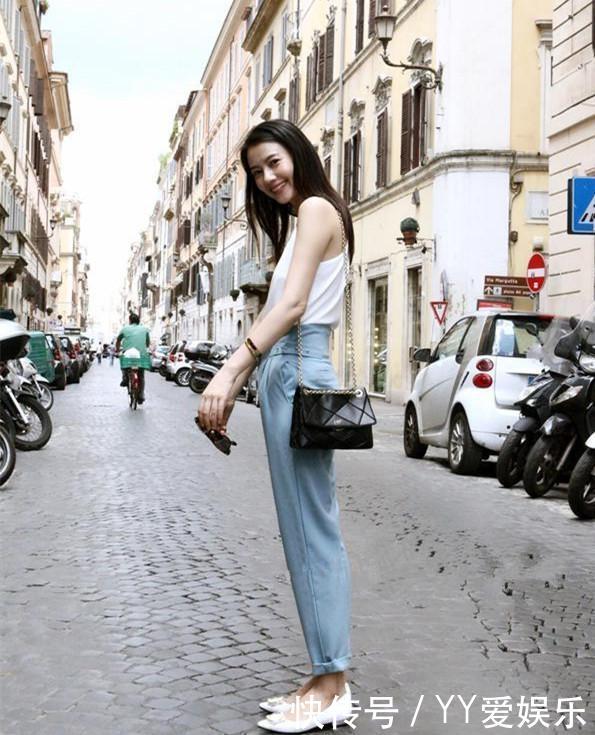 离开高跟看女神，赵丽颖尴尬身材55分！