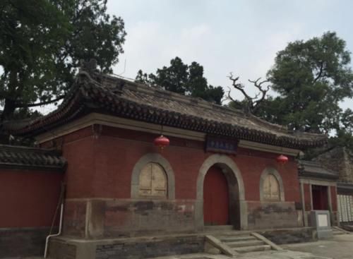 中国最神秘的寺庙,位于北京繁华区,却常年锁门从不对外开放!