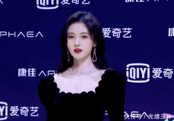 鼻子■鞠婧祎这是第几次do鼻子了？还没消肿就走红毯意外艳压全场！