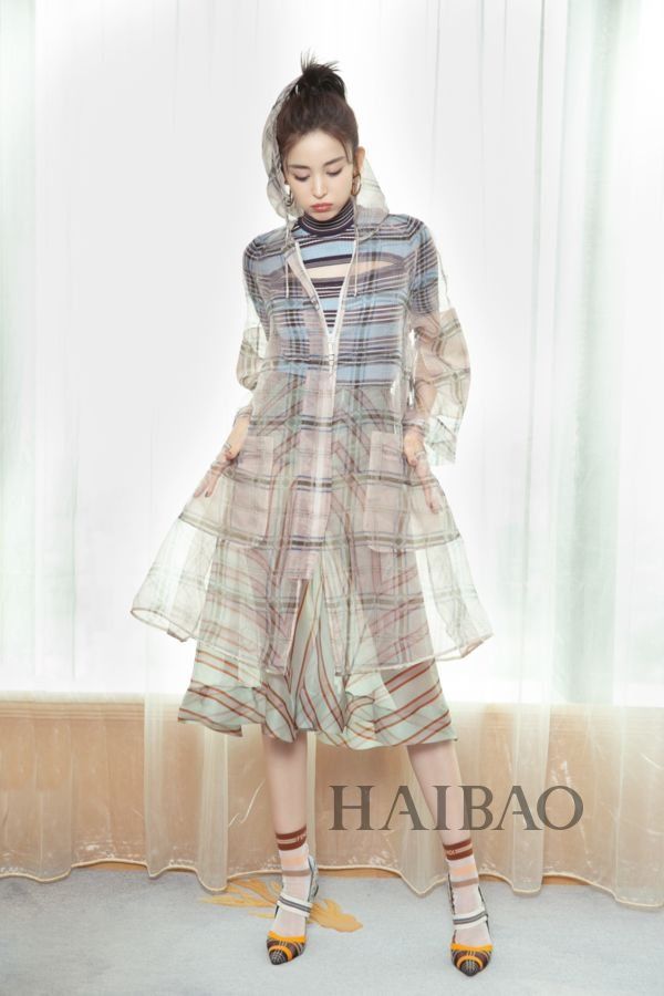 心痛| 娜扎这本发型教科书也踩雷了?这样扎丸子头简直自寻死路...