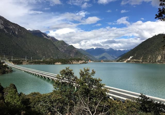 男人，总要自驾一次西藏