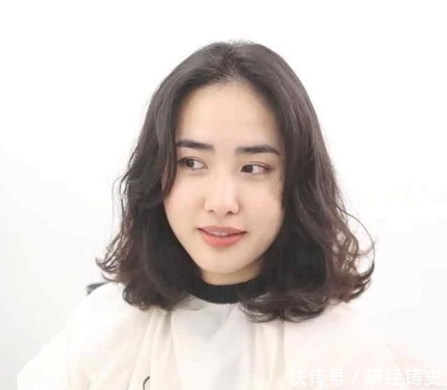大妈■卷发太土像大妈?推荐给你4种减龄妙招,让你美到没朋友