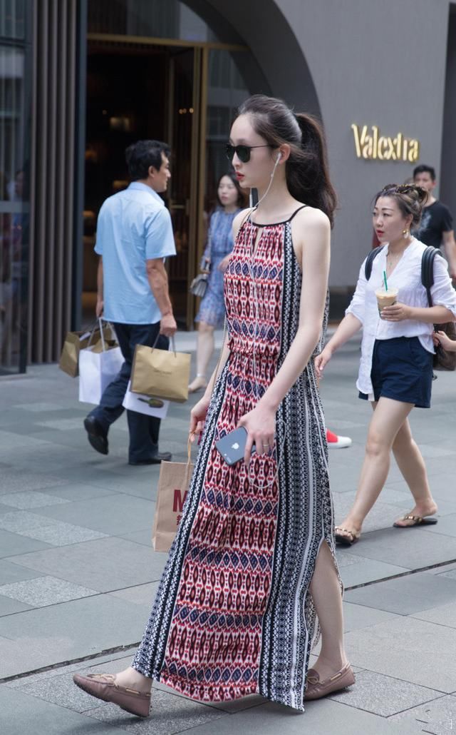 街拍!大街上形形色色的路人每一位穿搭都很时尚耀眼!