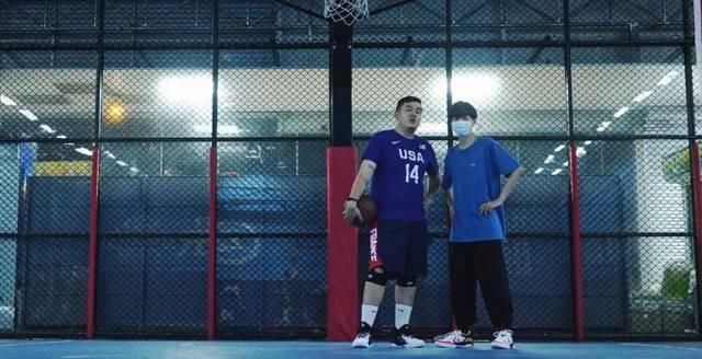  #G4#「百年品牌的篮球初心让西饼大战PoolGuy有了实质意义！Converse G4实战测评 」#XH55球鞋测评#
