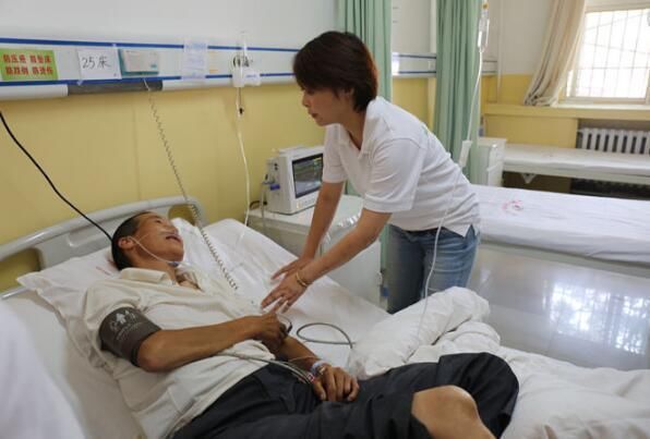 央视发声：明星粉丝接机被限制，袁曝价格表，网友：有人该休息了