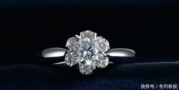  「订婚仪式」30分、50分、1克拉订婚钻戒多少钱？真的是越贵越好吗？