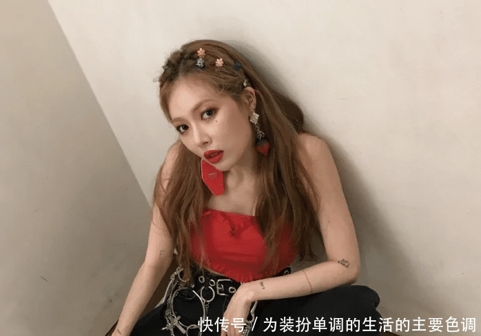水晶发夹:小仙女必买发饰,给春夏穿搭再锦上添花,可别再错过啦!