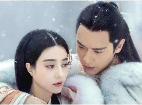 墙倒众人推，范冰冰想以怀孕逃脱处罚，却遭到港媒与名导爆料！