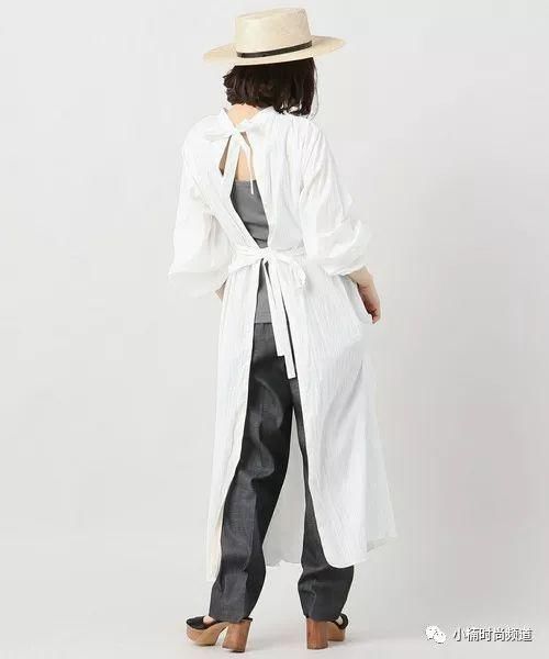 让洋装跟裤子的日系搭配取得视觉平衡，夏季女生时尚穿搭术介绍