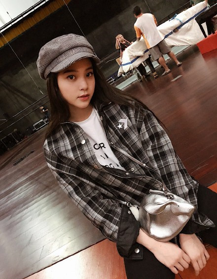 看《天坑鹰猎》，帮王俊凯挑选女朋友