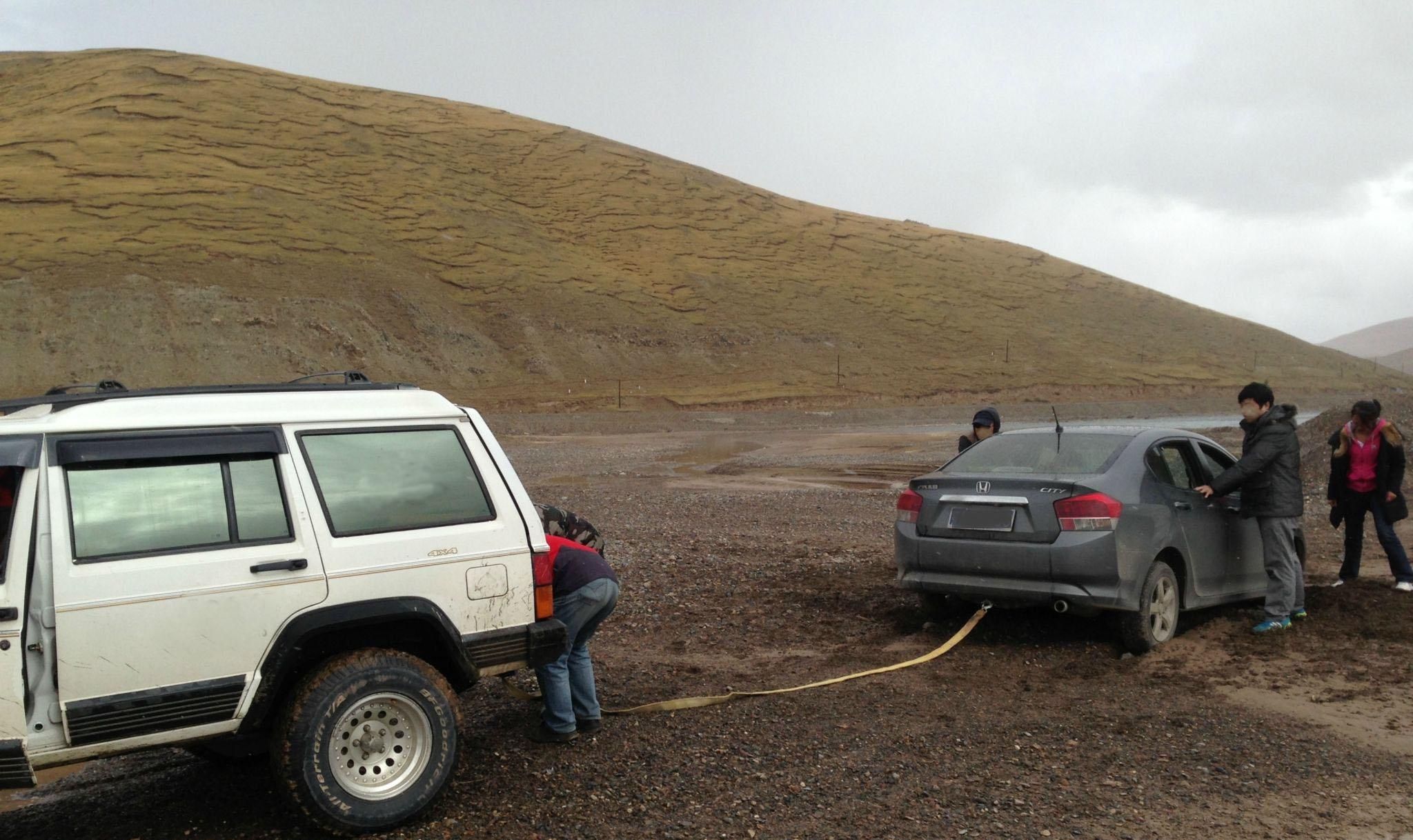 自驾游一般多少个人比较好？