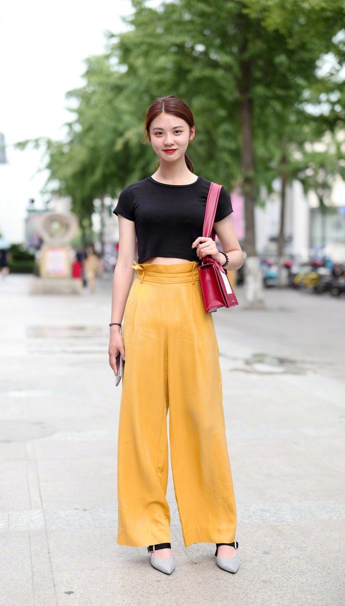 街拍丨天这么热为啥还出门，当然是为了看美女!