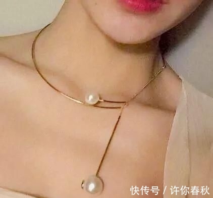  「条珍珠项链」简直不要太好看，珍珠项链时下最流行的几种佩戴方式都在这了