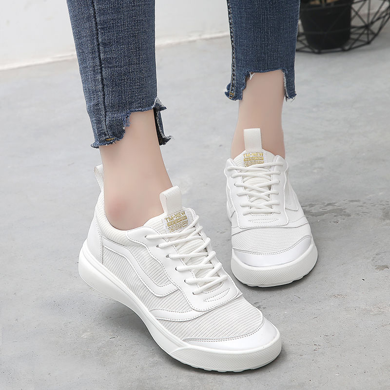 姐姐你穿的鞋落伍了!夏季最流行的小白鞋，有魅力超年轻