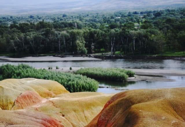 新疆最奇妙的日落，一半是海水，一半是火焰，五彩滩之美惊艳众人