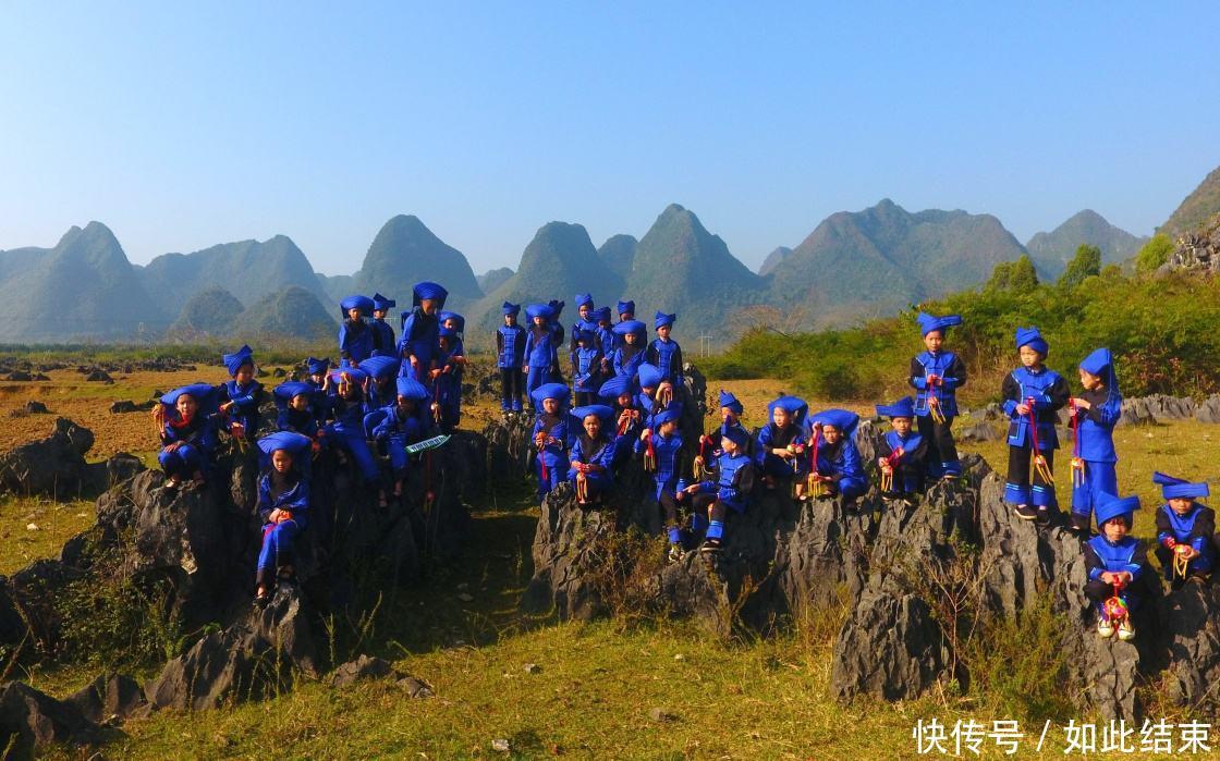 中国少数民族比重最大城市，由11个少数民族聚居，汉族人口不足1%