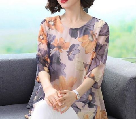  『老气』女人过了50岁，别穿得太老气，这几款妈妈装，简单好看还减龄
