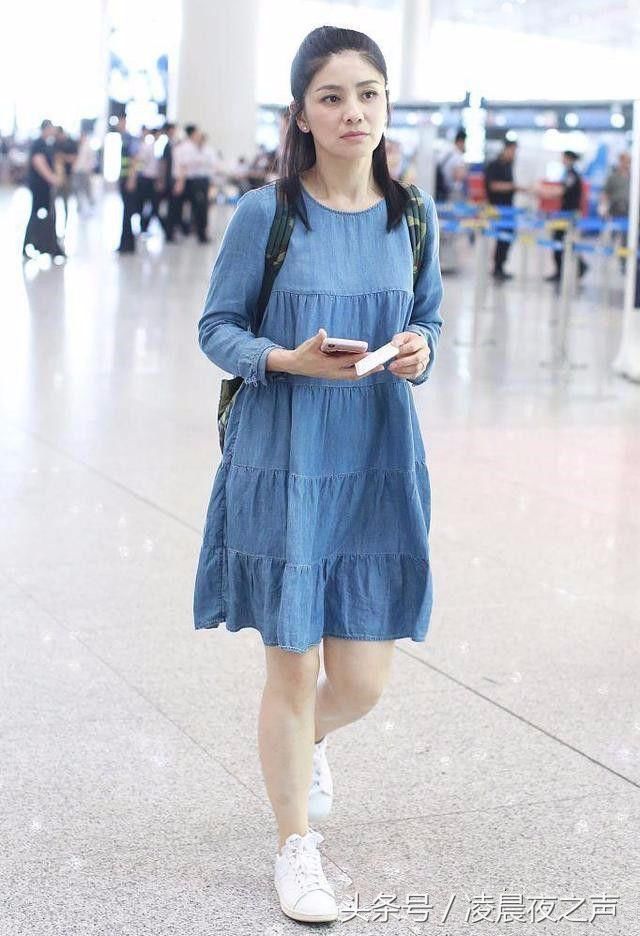 胡可素颜出镜，脸部松垮皱纹明显！网友：42岁普通人就是这模样