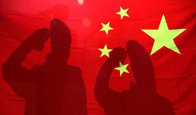  #阅兵式#阅兵式升旗手来自农家，曾因“弯腰捡国旗”收获万千点