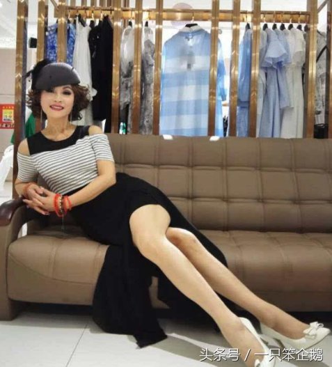 她连做手术都要化妆 63岁却活得像少女