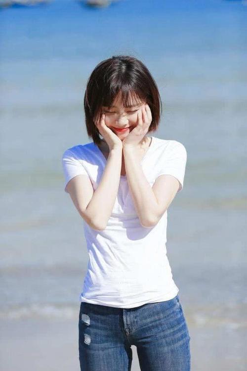 女生上大学就要打扮美美的，像吴宣仪等人这样穿，特别有异性缘！