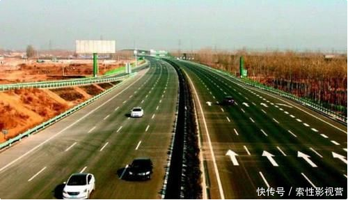 跑高速保持１２０还不断被超车，这些车不怕违章交警说出猫腻！