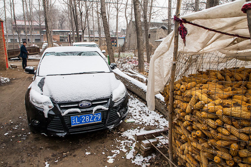 黄河从这决口改入黄海为渤海，这里的村庄要消失，镜头为百姓存照
