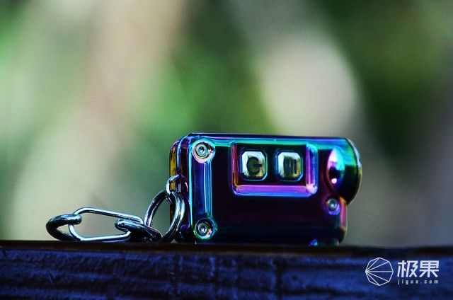 NITECORE TINI 炫彩钥匙灯上手,外表酷炫 无惧黑暗
