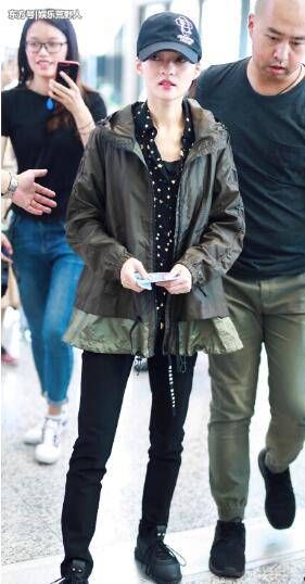 太瘦了!张韶涵的一双腿都快跟筷子一样细了，网友:看着都心疼