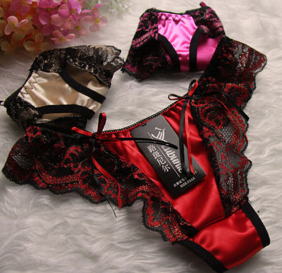 哪个“流氓鬼”设计的内内!这样怎么穿?看似不相容，却性感十足