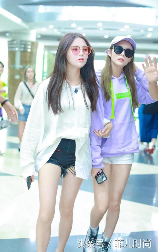 杨超越太胆大了！短裤穿成“三角裤”网友：太想红了吧？