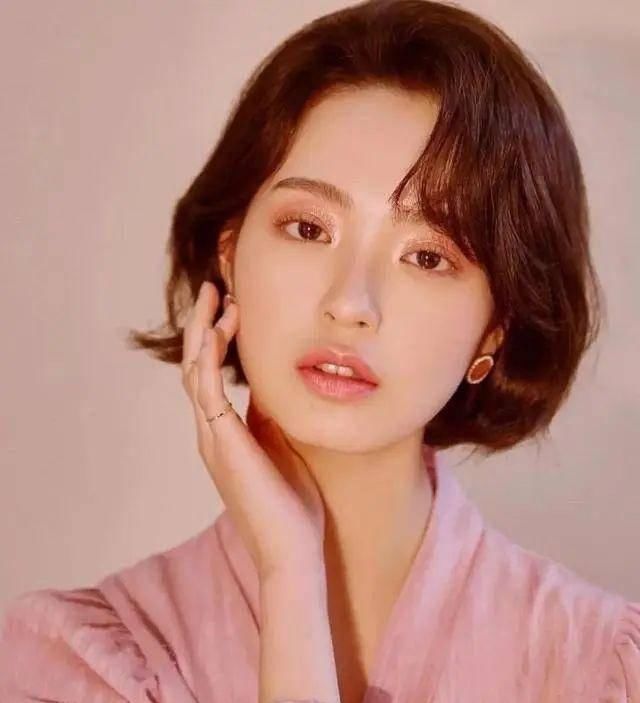  【整体给人】“留刘海”要过时了？2020最火的5款“露额头”发型，瘦脸又好看