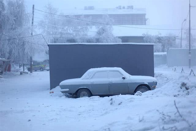 世界上最寒冷的城市，最低温度零下64℃，热水在室外分分钟结冰