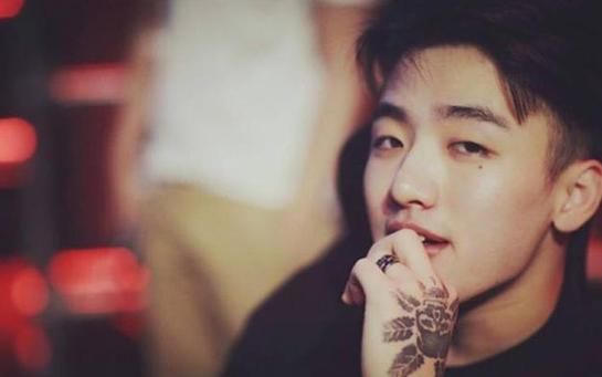 OMG中单icon被曝出轨，脚踩多条船!随后女友发布分手声明!