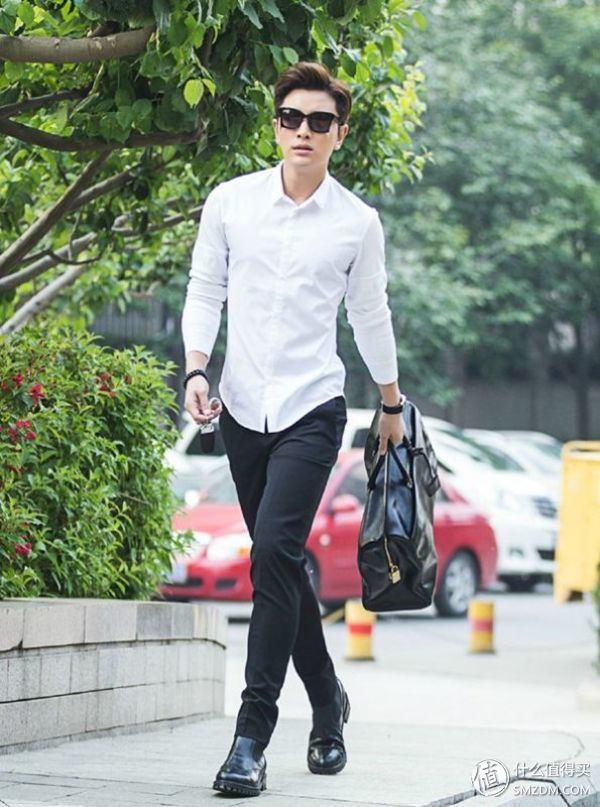 男生夏季穿搭 篇四:男生夏季色彩搭配:黑