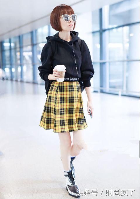 86斤的鲁豫终于长肉了！短裙+卫衣直接嫩成16，说她48了谁呢？