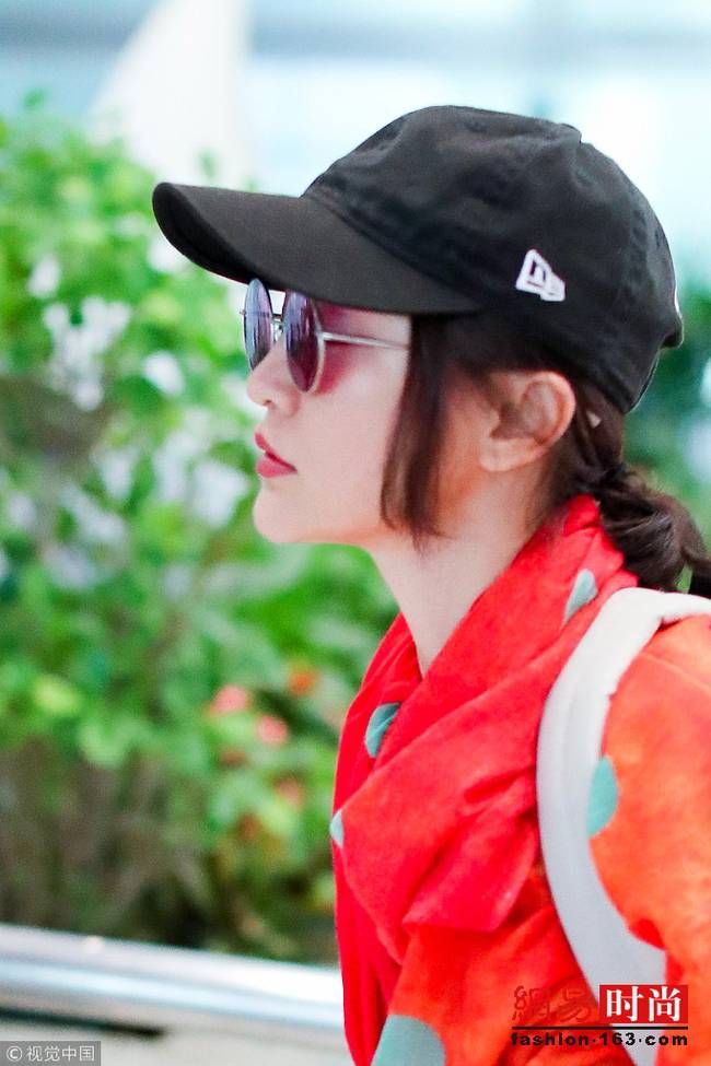 周迅示范花样“穿”围巾还穿出了最炫民族风