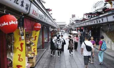 日本神社参拜的中国人太多，许愿墙上全是中文，日本人：别来了！