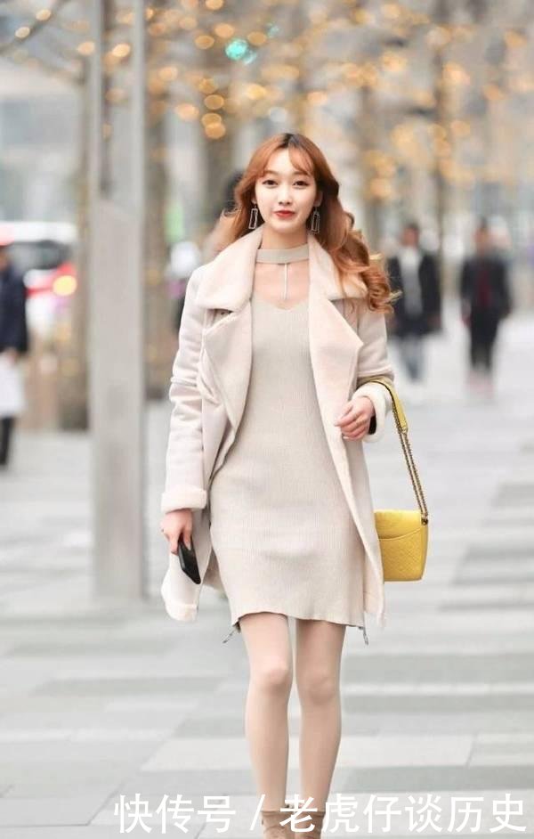  「粉色」穿粉色连衣裙如果留长发好看吗
