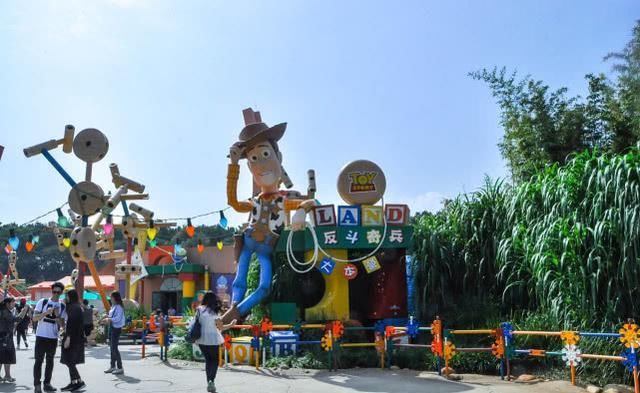 上海迪士尼:游客为何偏要带食物饮料进园,看看这些数据就知道了