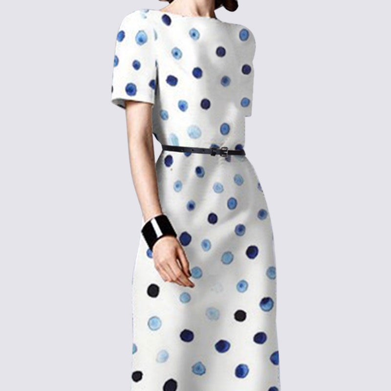 这款包臀裙真是“擦枪走火”，让人忍不住盯着看，好身材一览无余