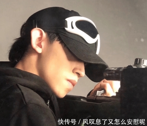 女生:女生刚睡醒就有这3举动,颜值肯定非常高,连“校花”都甘拜下风